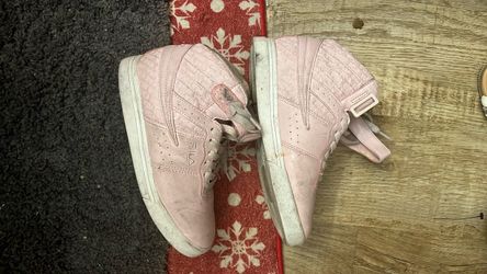 FILA Shoes (READ DESCRIPTION)