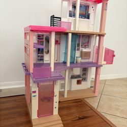 Barbie Dream House 