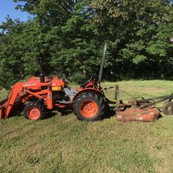 Kubota B7100 HST With Loader and Rotary Cutter