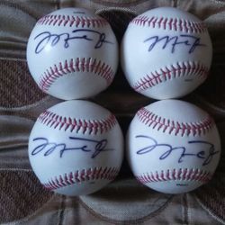 Baseballs 