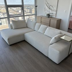 Acanva Couch