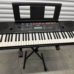 Yamaha Piano / Keyboard