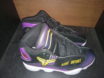 Kobe Bryant size 11m US  EU 45