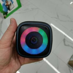 ONLY $54.99 - WIRELESS BLUETOOTH SPEAKER 🔊 BLOCK PARTY - BLACK