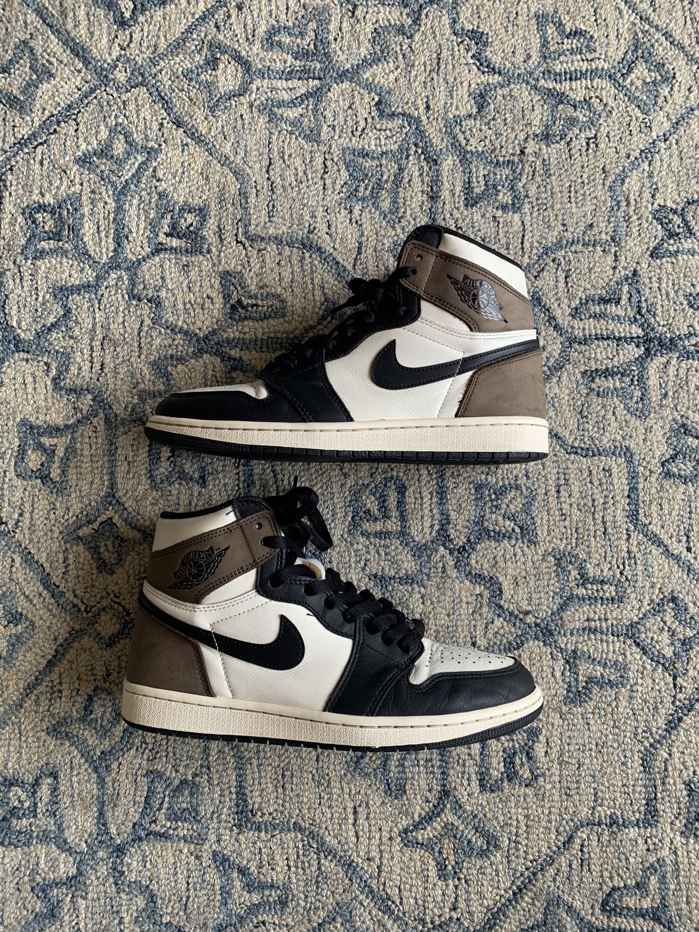 Jordan 1 Mocha High Size 9.5