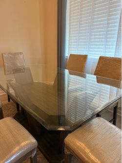LIKE NEW Mor Furniture Dining Set - Glass Table & 6 Chairs