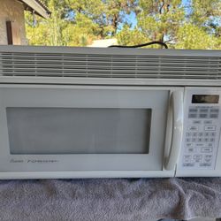 Amana Under Range Microwave White