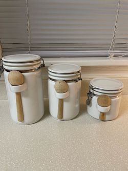 Ceramic containers