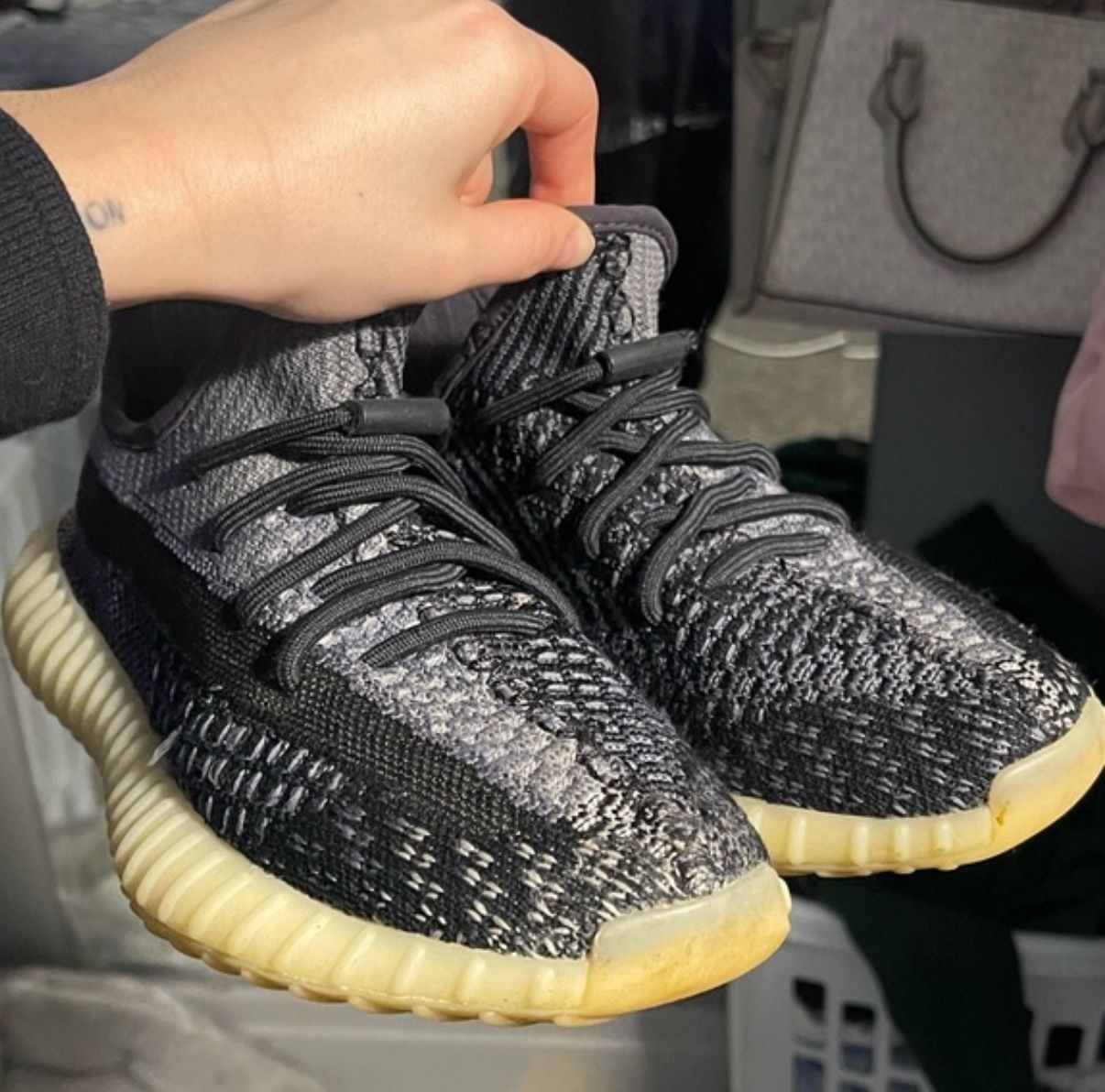 adidas yeezy boost 350 carbon