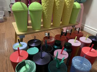 Starbucks Cups 