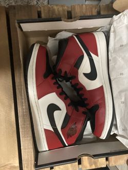 Jordan 1 chicago toe