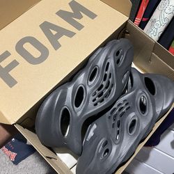Yeezy foam runner size 9