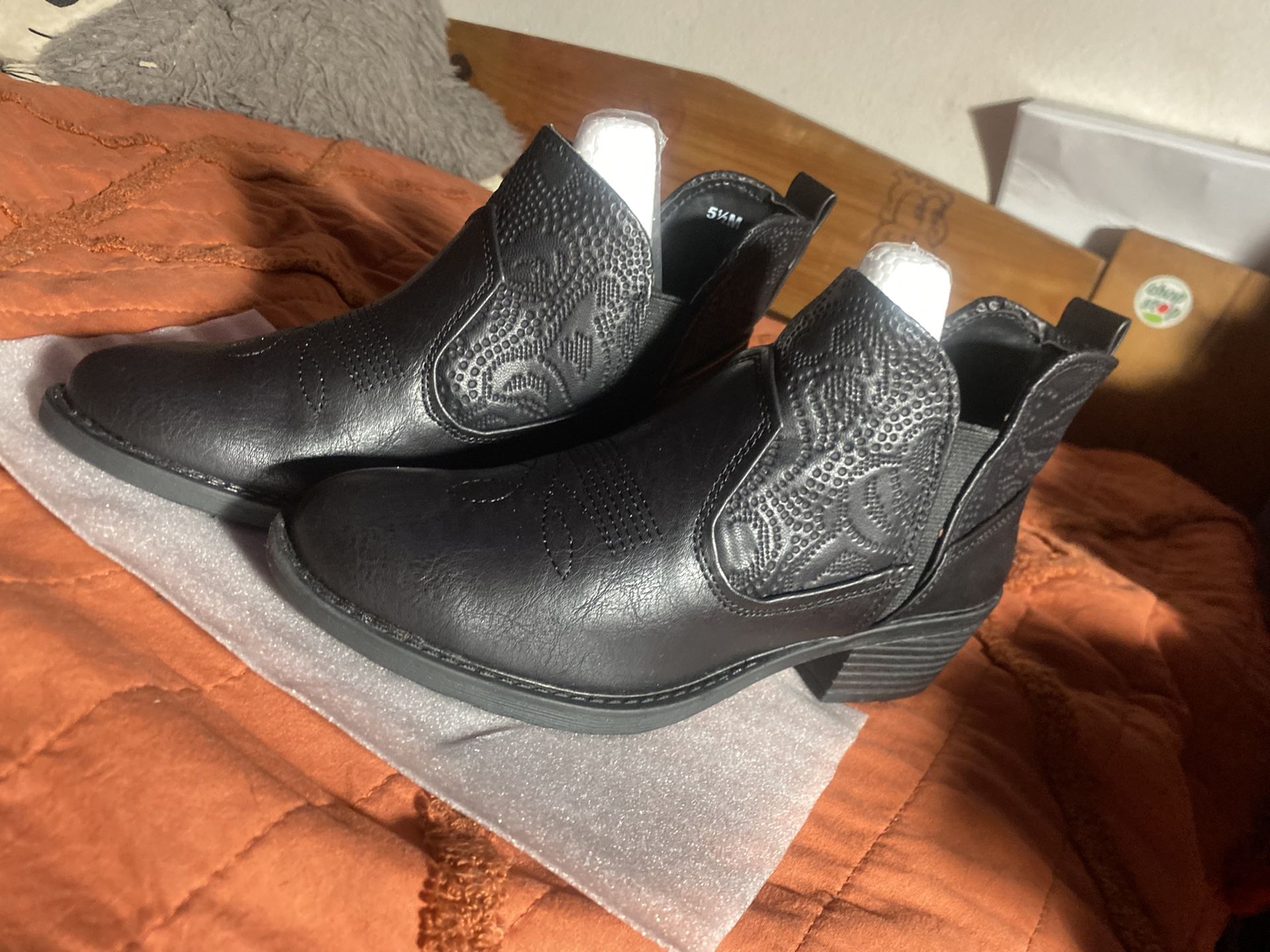 Black ankle Booties