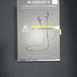 Wireless earbuds