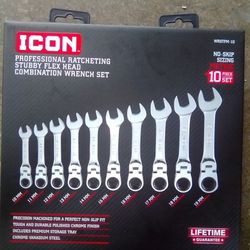 Flex Head Stubby Metric Wrenches And Two Flashlights