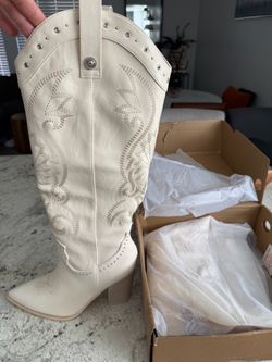 Woman Boots size 7.5