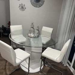 ROUND DINING ROOM TABLE in white 🤍🤍