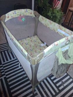 Winnie the pool baby play pen