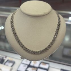 White Gold Diamond Necklace 10kt 32 Grms If Interesting Ask For Ashley Thank You 