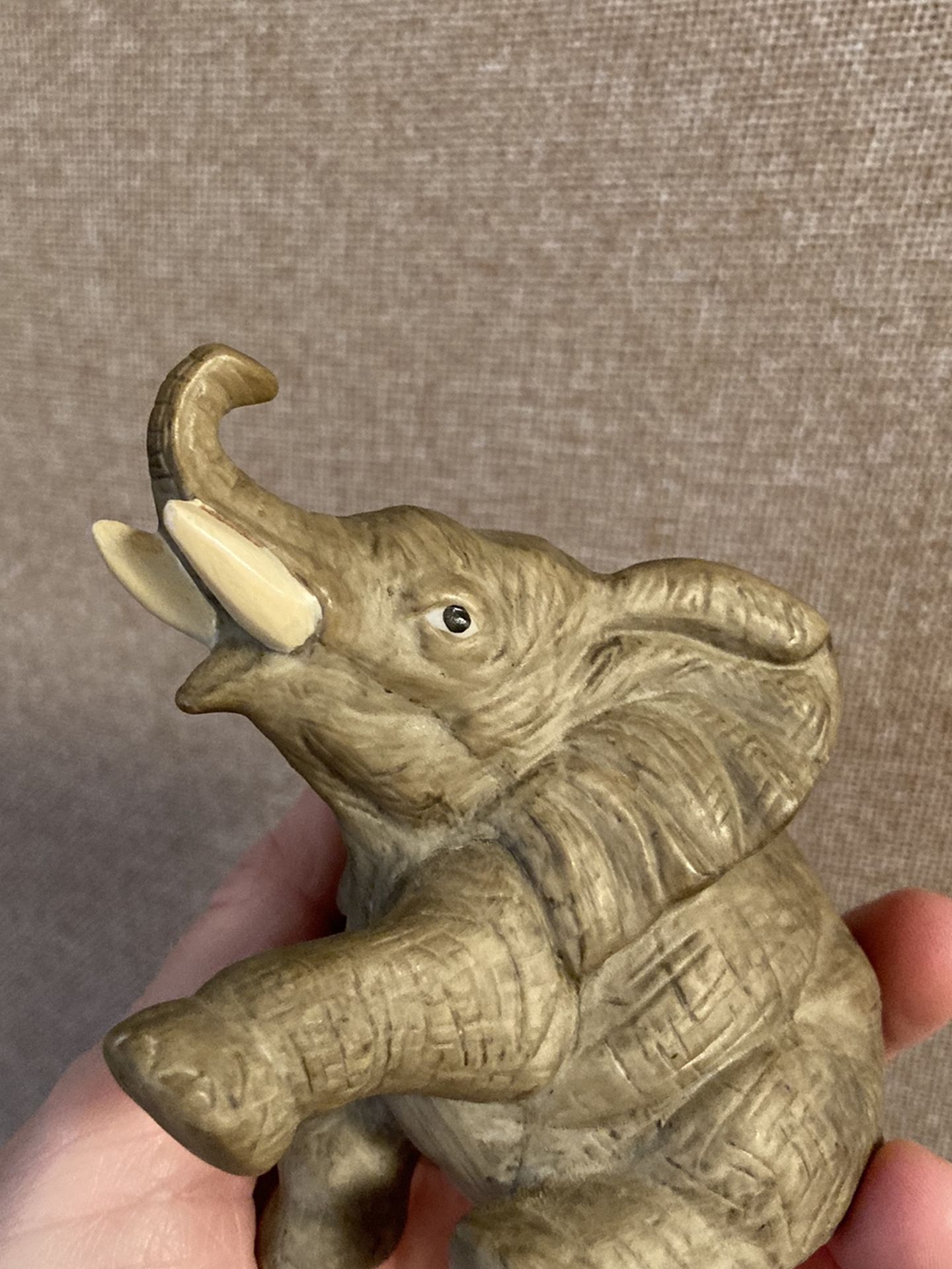 Rare elephant figurine 