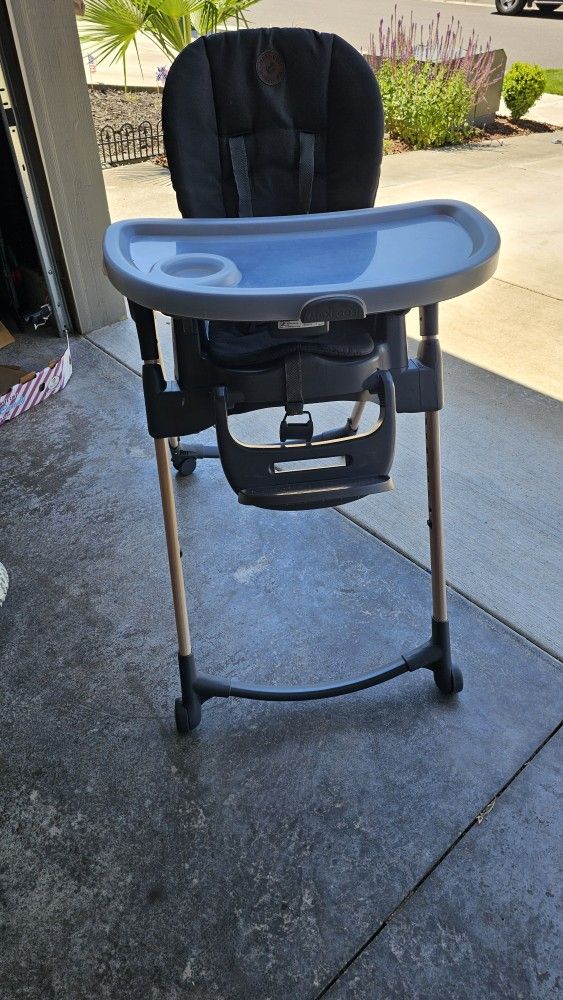 Maxi Cosi Grey Highchair