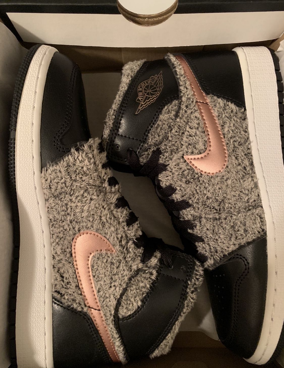 New Nike Jordan Women Tennis Size 5