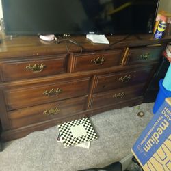 Dresser With Mirror
