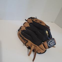 Louisville Slugger Baseball Glove Size 12 Left Hand 