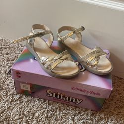 Girls sandals Size 12.5 for Sale in El Paso TX OfferUp