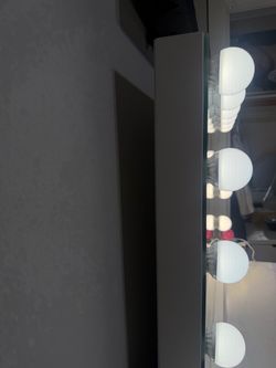 Hollywood Vanity Mirror with Lights
