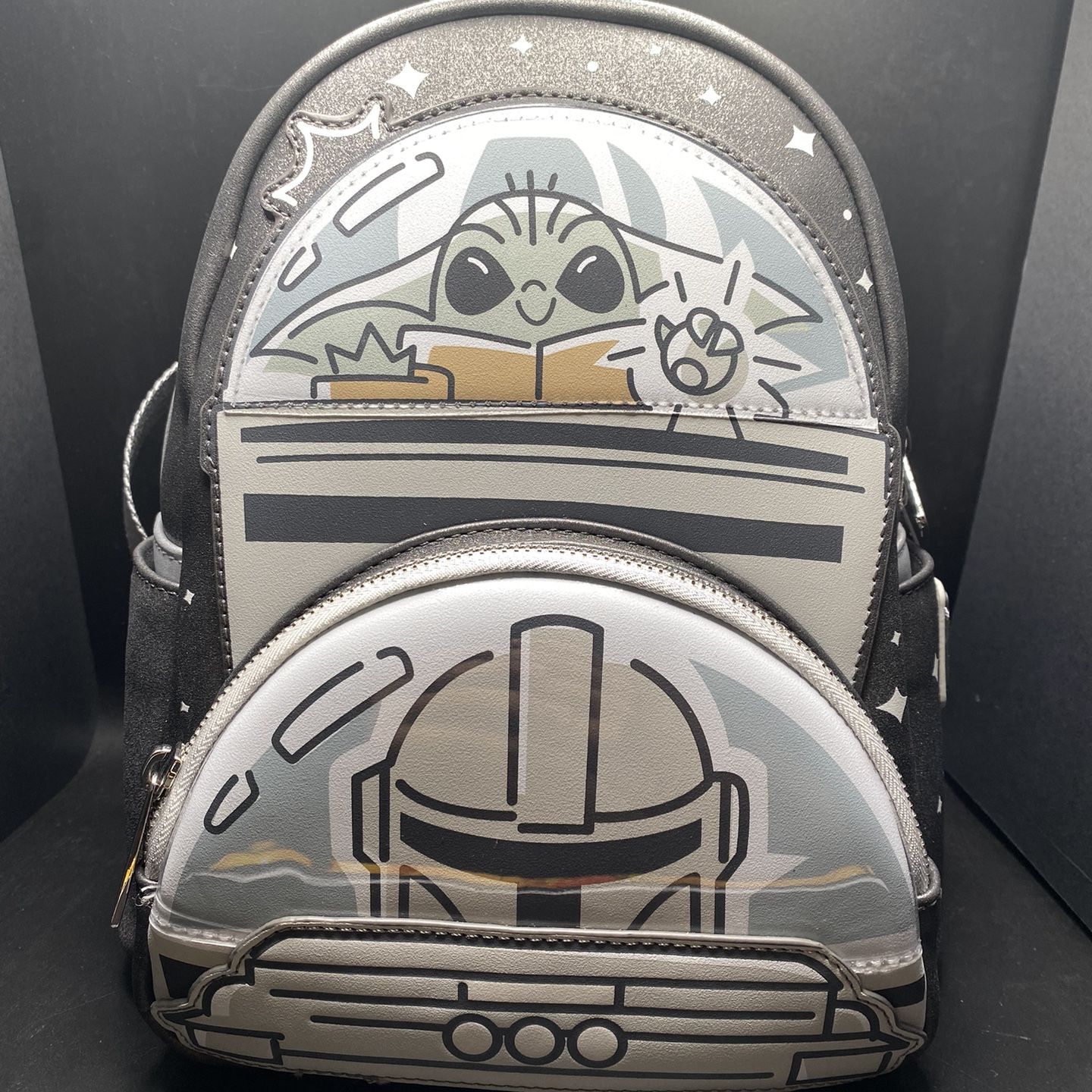 NEW) Loungefly Disney Parks 2024 Mandalorian Grogu GLOW IN  display picture 1