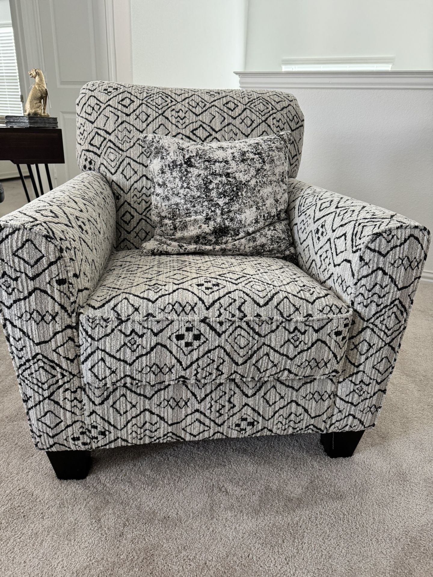 Ashely Chair black And C