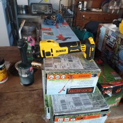 DEWALT
XR 20V Lithium-lon Cordless
Rotary Drywall Cut-Out Tool
(Tool Only)
