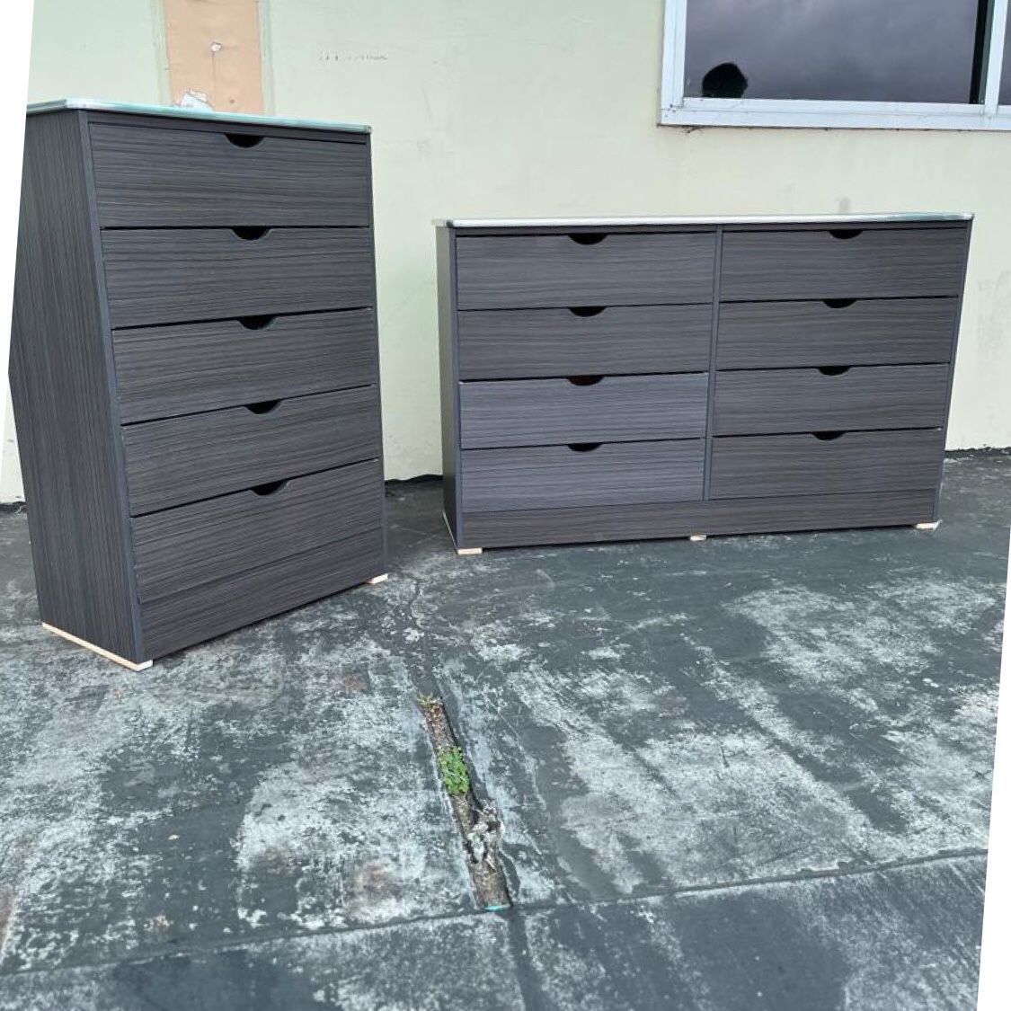 Set Dresser