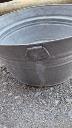 Vintage Galvanized Metal Wash Tub