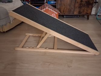 Brand NEW Adjustable Pet Ramp