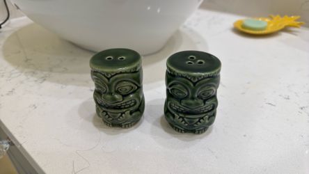 Tiki salt and pepper shakers