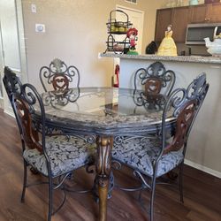 Round Dining Table With 4 Chairs