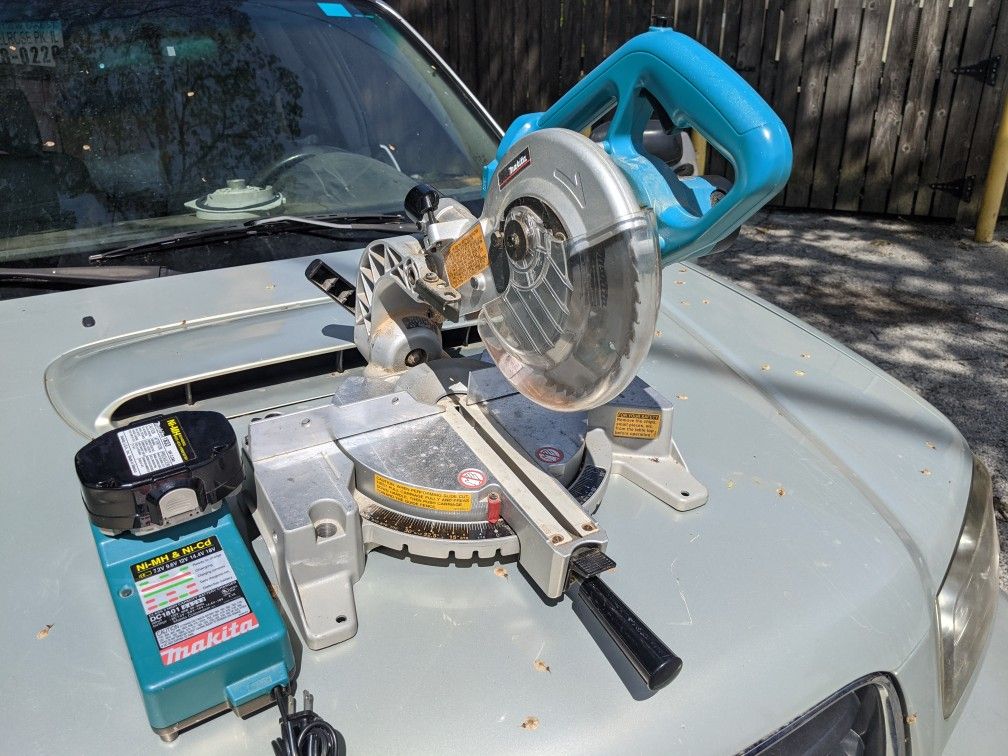 Makita 18v 6 1/2" Sliding Compound Miter saw