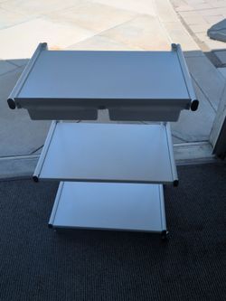 Hairstylist rolling workstation table