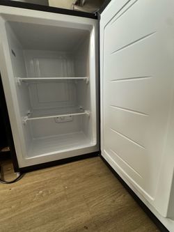 3.0Cu.Ft UPRIGHT FREEZER New