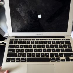 MacBook Air 11-inch 