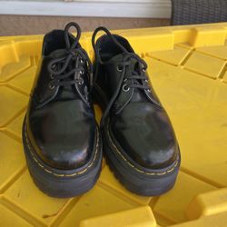 Shoe
