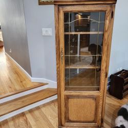 Display Cabinet. Asking $60