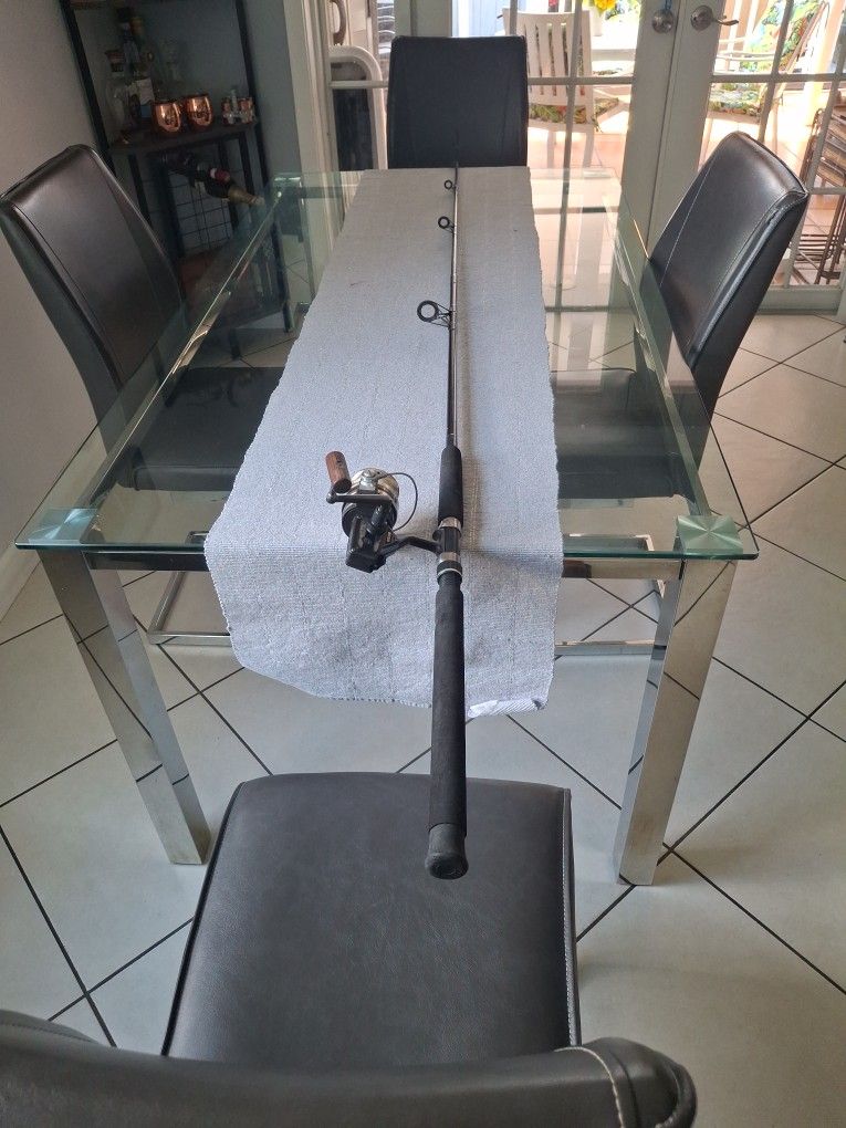 Fishing Rod.  Bara De Pesca 