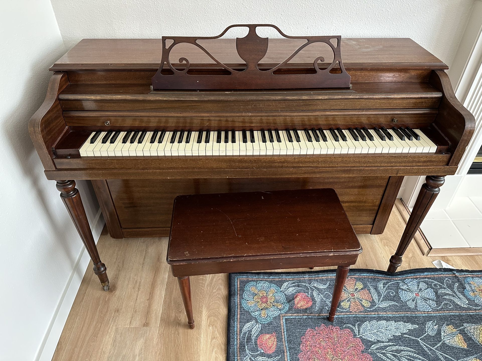Spinet Upright Piano