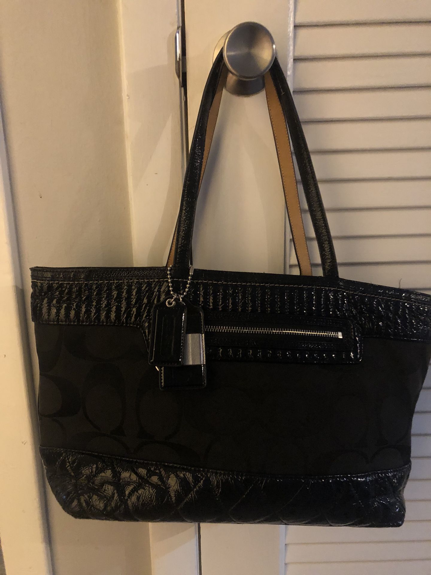 Coach Tote Black Signature. 