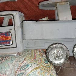 Buddy 'L' SIT n RIDE WRECKER