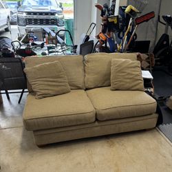 Comfortable Love Seat couch 