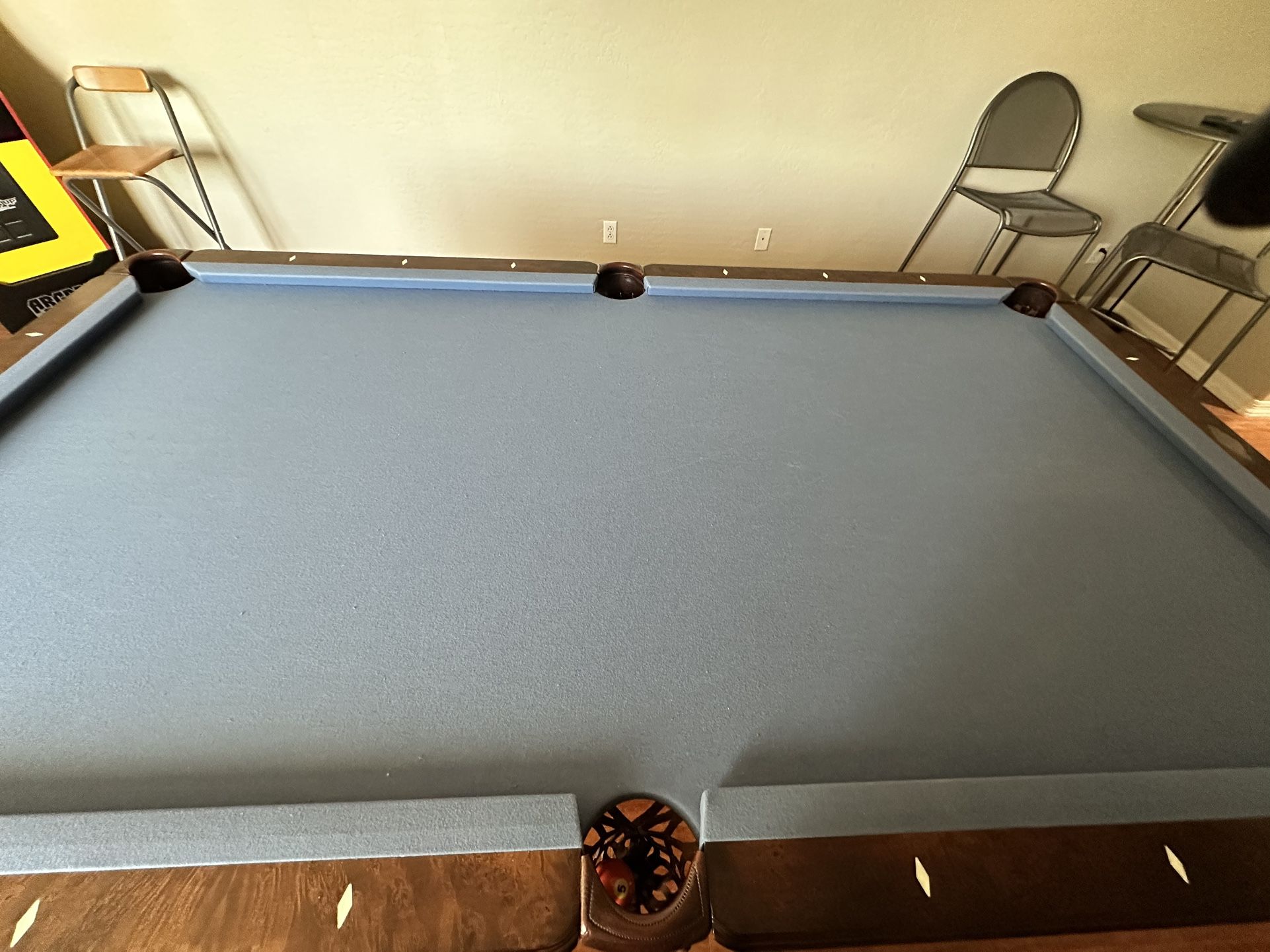 Imperial International Pool Table - Excellent Condition